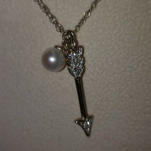 Vantel Pearl's Cupids Arrow Necklace